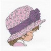 Chapeau rose et noeud violet