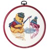 broderie au point de croix Winnie à la pêche - Royal Paris - Royal Paris