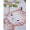 Petit chat sur branche de roses kit broderie naissance baby - Vervaco