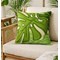 Coussins fleurs et plantes au demi point - Monstera - SEG