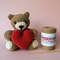 Kits amigurumi - Valentino l'ours en peluche - teak - Hoooked