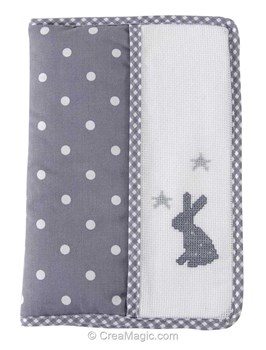 Protege Carnet De Sante Pour Enfant Petit Pois Gris A Broder Dmc