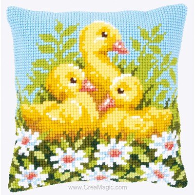 Coussin Vervaco au point de croix canetons et les marguerites