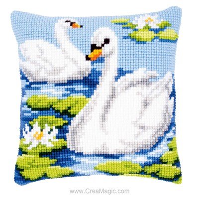 Coussin au point de croix Vervaco les cygnes dans la mare