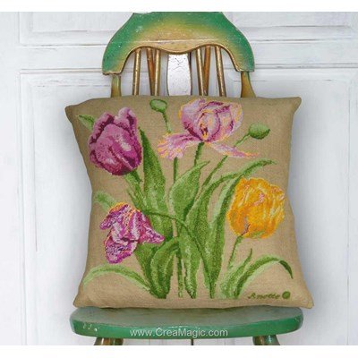 Kit coussin Anette Eriksson en broderie au point de croix tulipe ani