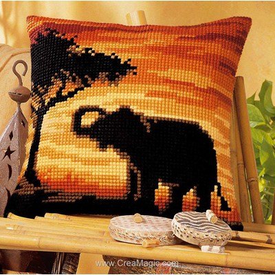 Kit coussin elephant d'afrique de Vervaco au point de croix