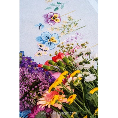 Kit Nappe Broderie Traditionnelle - Violettes - Vervaco