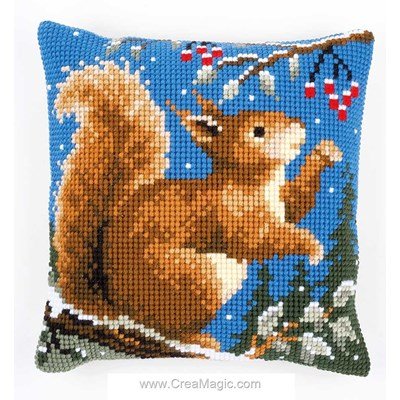 Coussin ecureuil en hiver de noel au point de croix Vervaco