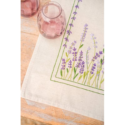 Kit Chemin de Table Traditionnelle - Petits brins de lavandes dansant - Vervaco