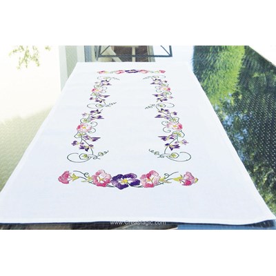 Chemin de table imprimé Brodélia en broderie traditionnelle fleurs de liseron