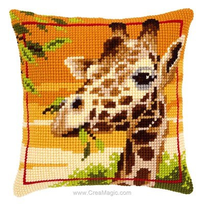 Coussin girafe au point de croix Vervaco