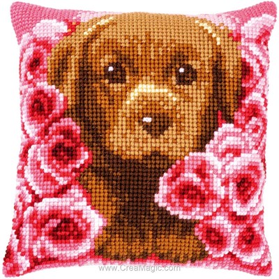 Coussin Vervaco chiot entre les roses au point de croix