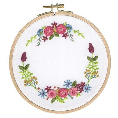 Kit de broderie traditionnelle couronne de petites fleurs - DMC