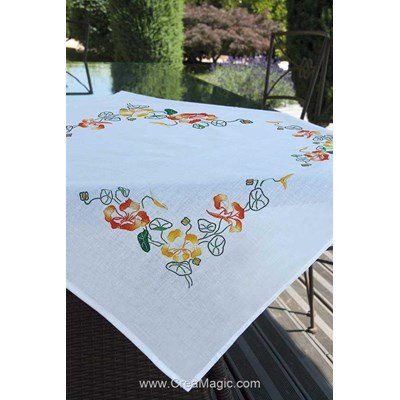 Nappe imprimée délicates capucines en broderie traditionnelle de Brodélia