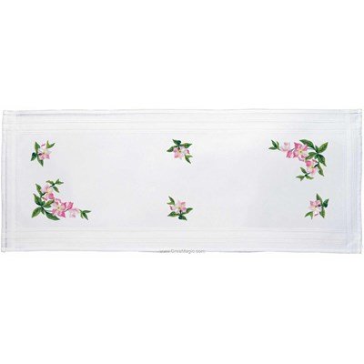 Chemin de table imprimé magnolia en broderie traditionnelle - Royal Paris