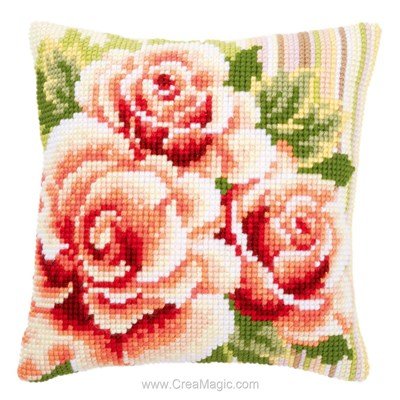 Kit coussin les 3 roses de Vervaco au point de croix