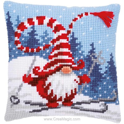 Coussin au point de croix gnome de noël fait du ski de Vervaco