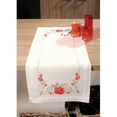 Chemin de table Vervaco fleurs rouge à broder en broderie traditionnelle