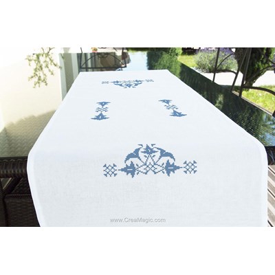 Chemin de table imprimé au point de croix Brodélia à broder en broderie traditionnelle atlante