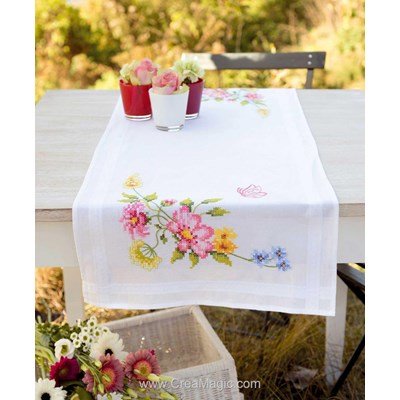 Chemin de table gerbe de fleurs colorée en broderie traditionnelle - Vervaco
