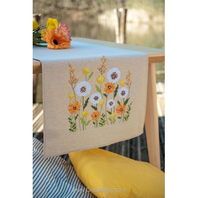 kit Chemin de Table Fleurs à peluches - Vervaco