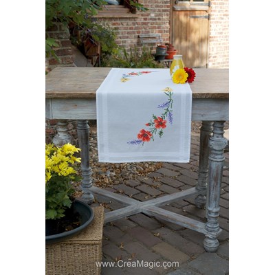 Kit chemin de table en broderie traditionnelle fleurs et lavandes Vervaco