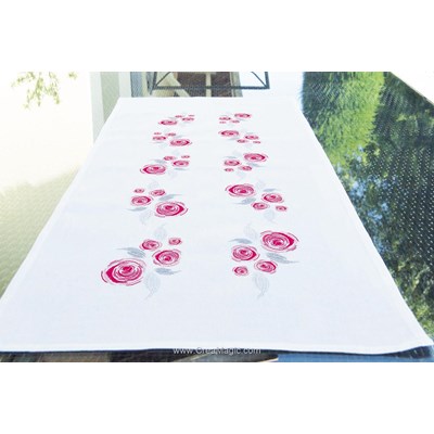 Kit chemin de table imprimé déco de roses en broderie traditionnelle Brodélia