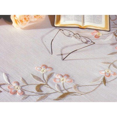 Kit nappe en broderie traditionnelle mary lilla de Duftin