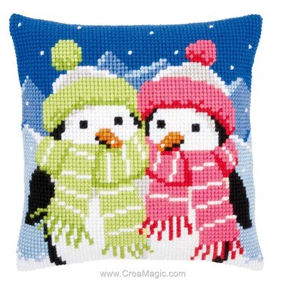 Coussin Vervaco pingouins emmitouflés au point de croix