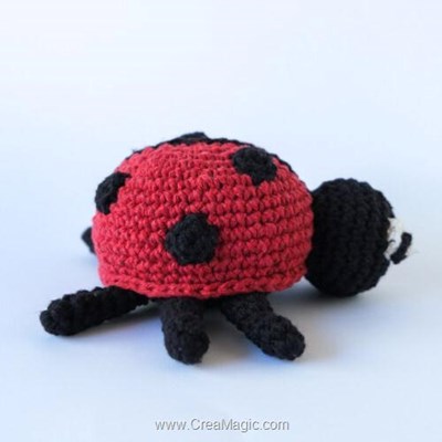 Kits amigurumi - Daisy la coccinnelle - Hoooked