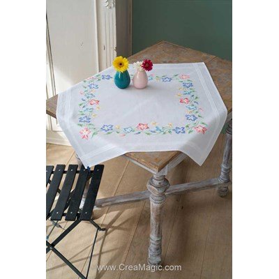 Nappe en kit fleura roses - fleurs au point de croix imprimé de Vervaco PN-0153985