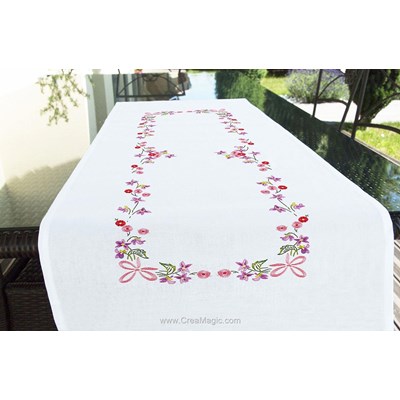 Kit chemin de table imprimé Brodélia en broderie traditionnelle guirlande délicate BDL-609-5113