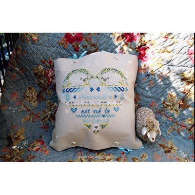 Coussin cœur alexandre à broder au point compté Bleu De Chine