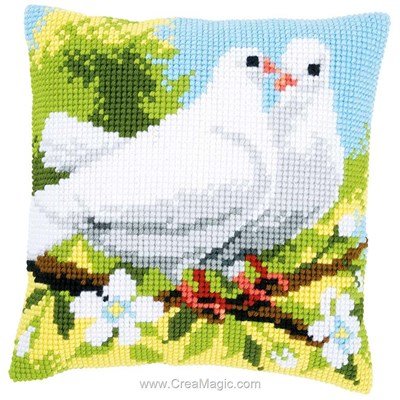 Kit coussin Vervaco au point de croix ouple de pigeons blancs