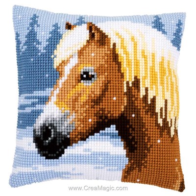 Coussin Vervaco cheval sous la neige au point de croix