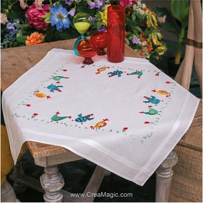 Nappe Vervaco en broderie traditionnelle poulettes colorées