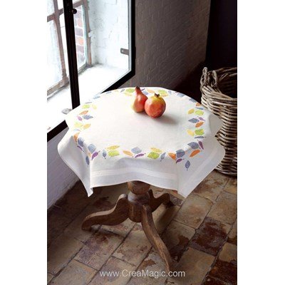 Kit surnappe feuilles colorées en broderie traditionnelle de Vervaco