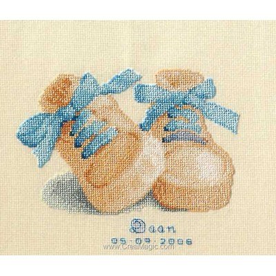 Kit broderie bébé naissance Vervaco petits chaussons fille ou garçon