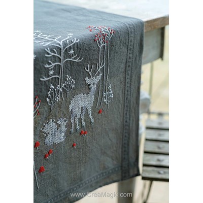kit Chemin de Table Animaux de la forêt en hiver - Vervaco