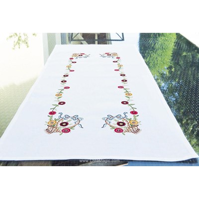 Chemin de table panier d'été en broderie traditionnelle Brodélia