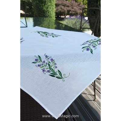 Nappe imprimée Brodélia en broderie traditionnelle campanules violet