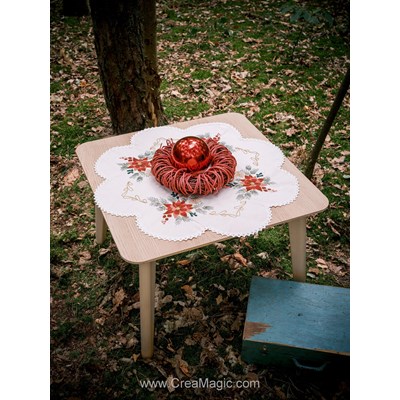 Nappe à broder (kit) La splendeur du poinsettia - Vervaco