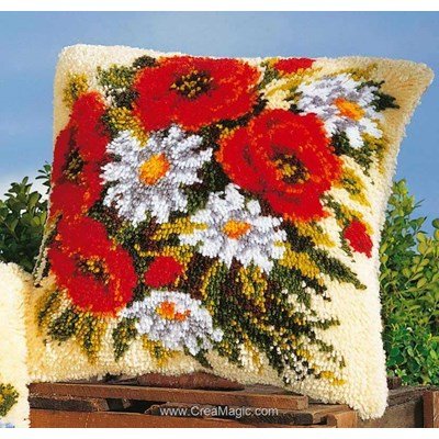 Coussin point noue bouquet champêtre de Vervaco