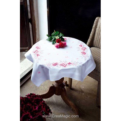 Kit surnappe roses roses en broderie traditionnelle de Vervaco PN-0145973