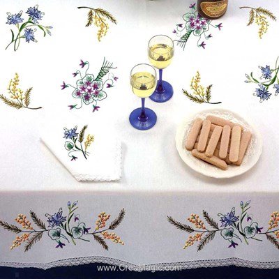 Serviette de table imprimée en broderie traditionnelle ambiance champêtre - Bordée dentelle de Luc Création