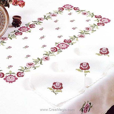 Serviette de table en broderie au point de croix imprimé bagatelle roses de Margot Broderie