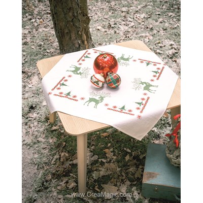 Nappe à broder (kit) Renne nordique à feuillage persistant - Vervaco