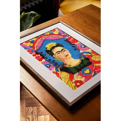 Kit broderie DMC – Autoportrait de Frida Kahlo