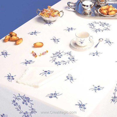 Serviette de table en broderie traditionnelle petites fleures bleues - Bordée dentelle - Luc Création