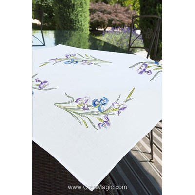 Kit nappe Brodélia iris à broder en broderie traditionnelle